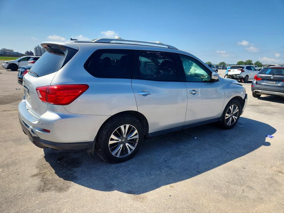 53224646 :رقم المزاد ، 5N1DR2MN1HC601237 vin ، 2017 Nissan Pathfinder مزاد بيع