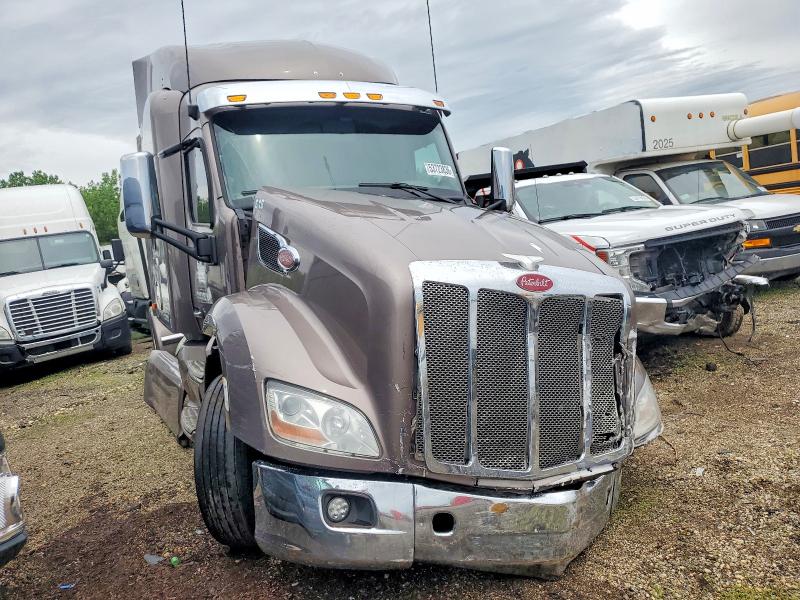 Продажа на аукционе авто 2017 Peterbilt 579, vin: 1NPBGGGG80D455616, номер лота: 53723836