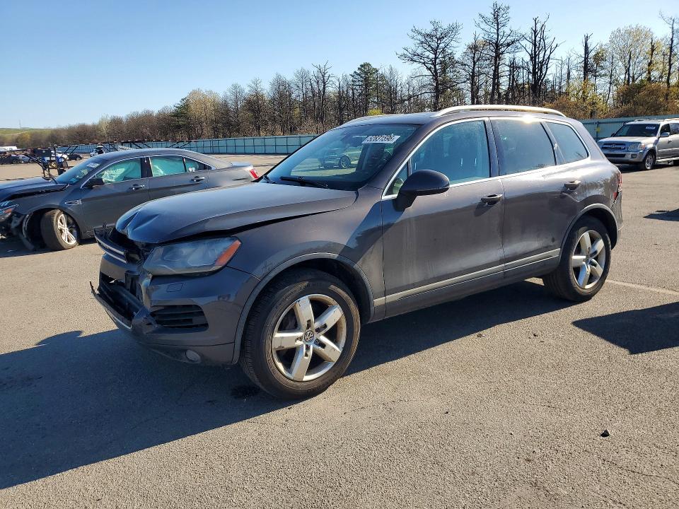 52831596 :رقم المزاد ، WVGFF9BP5BD006746 vin ، 2011 Volkswagen Touareg مزاد بيع