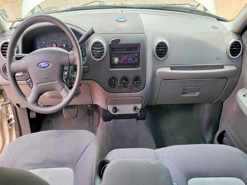 2004 Ford Expedition მანქანა იყიდება აუქციონზე, vin: 1FMRU13W64LB74351, აუქციონის ნომერი: 52101916