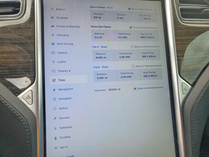 52258526 :رقم المزاد ، 5YJSA1S29FF085814 vin ، 2015 Tesla Model S مزاد بيع
