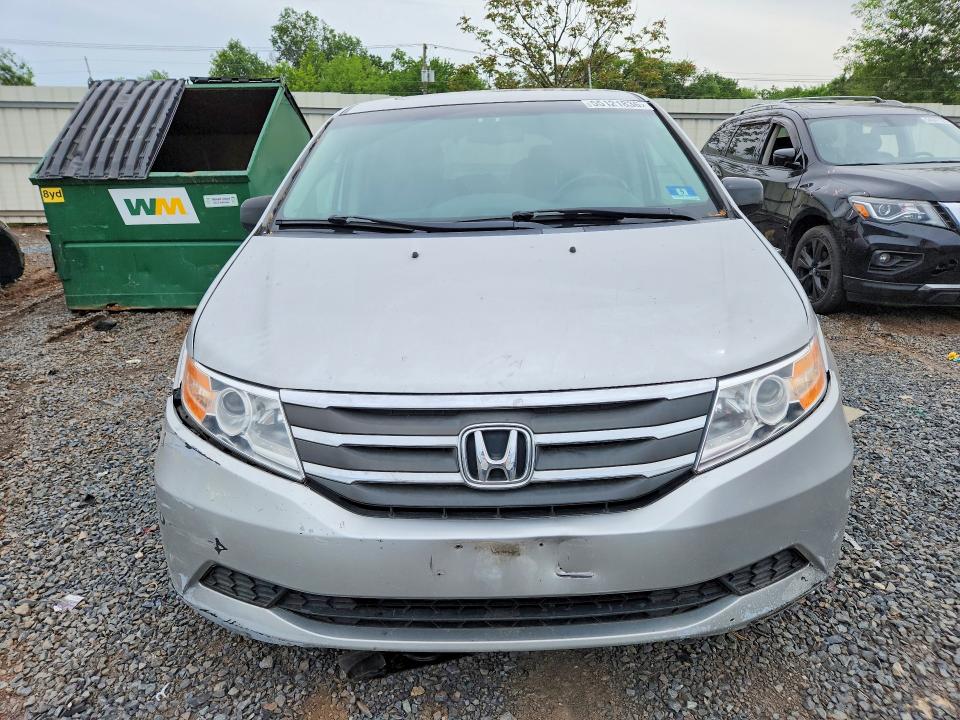 55121836 :رقم المزاد ، 5FNRL5H6XBB016845 vin ، 2011 Honda Odyssey مزاد بيع