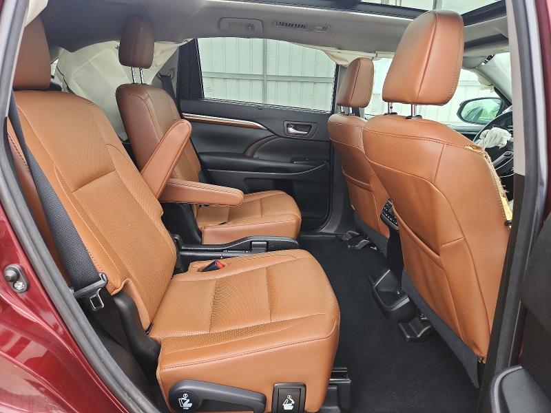 Продаж на аукціоні авто 2018 Toyota Highlander, vin: 5TDDZRFH3JS806535, номер лоту: 52699856