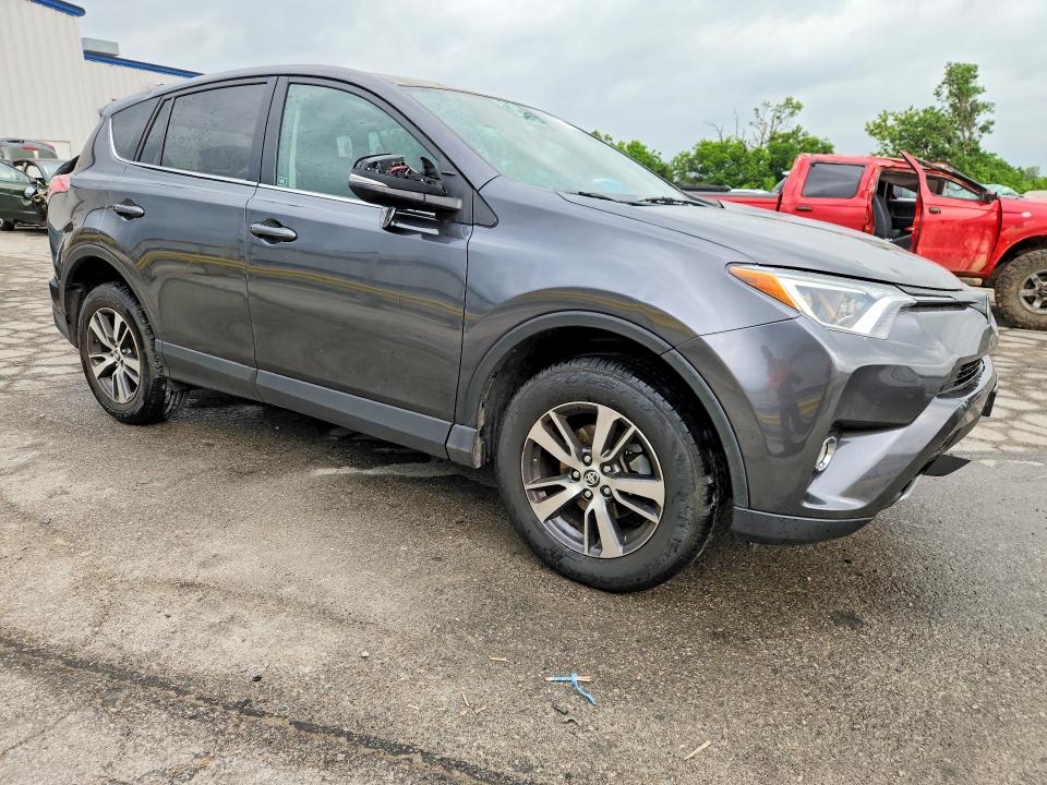 54195526 :رقم المزاد ، 2T3WFREV2JW477446 vin ، 2018 Toyota Rav4 مزاد بيع