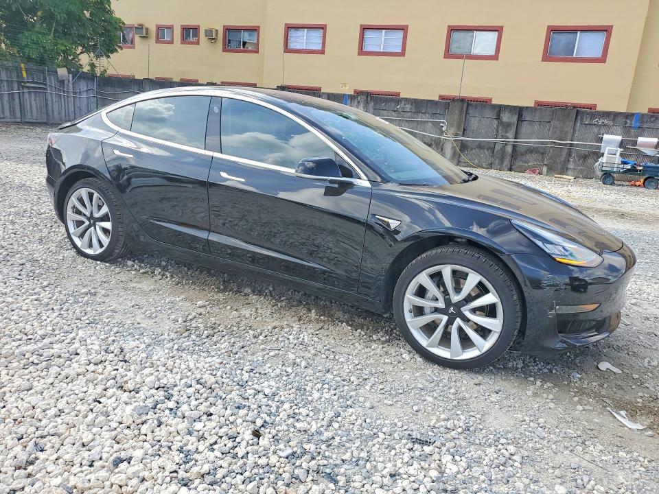 2018 Tesla Model 3 მანქანა იყიდება აუქციონზე, vin: 5YJ3E1EA9JF005884, აუქციონის ნომერი: 52575306