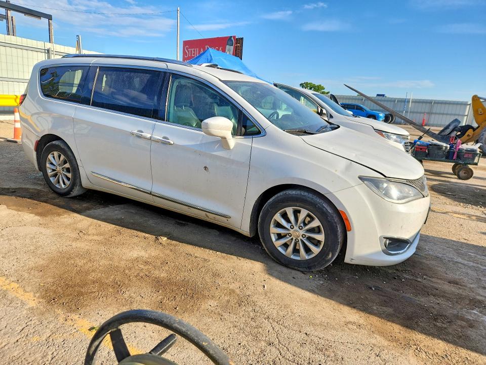 Продажа на аукционе авто 2018 Chrysler Pacifica, vin: 2C4RC1BG0JR163334, номер лота: 52014746