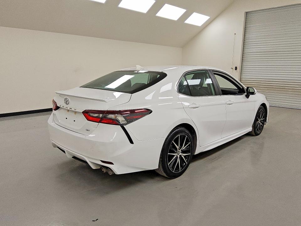 2024 Toyota Camry მანქანა იყიდება აუქციონზე, vin: 4T1G11AK7RU239158, აუქციონის ნომერი: 51826156