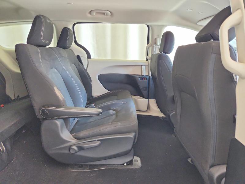 52904696 :رقم المزاد ، 2C4RC1AG5LR187665 vin ، 2020 Chrysler Voyager مزاد بيع