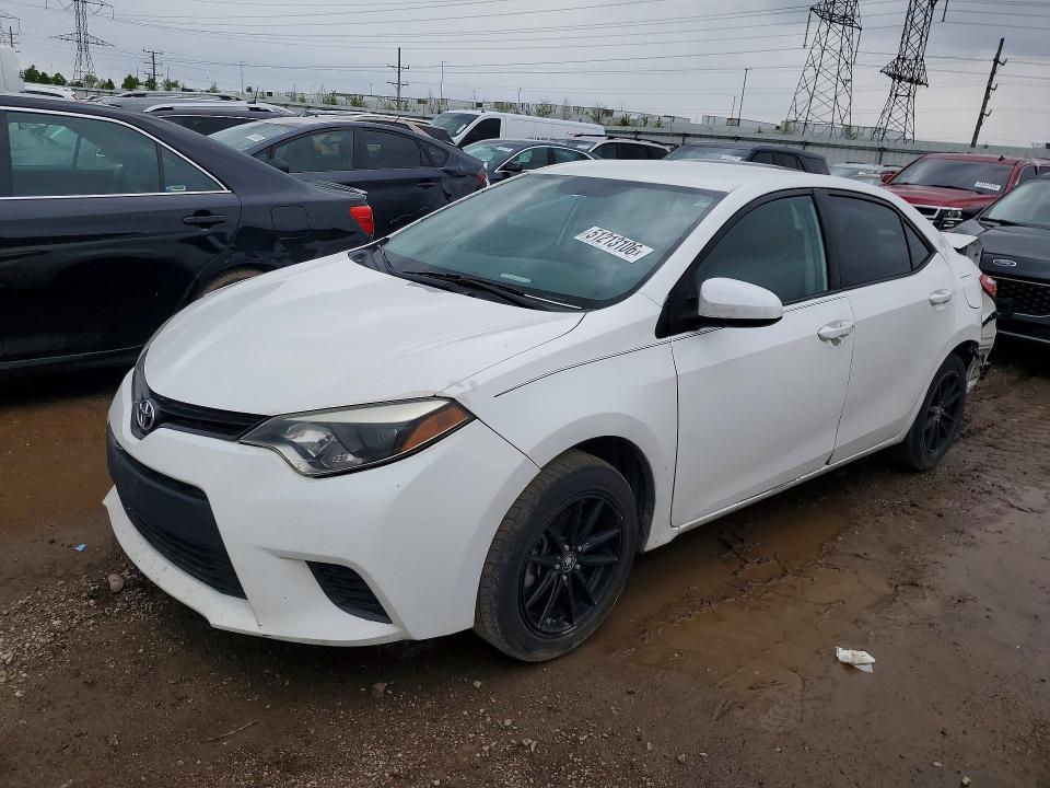 51213106 :رقم المزاد ، 5YFBURHE7FP338981 vin ، 2015 Toyota Corolla مزاد بيع