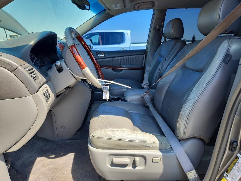 52907026 :رقم المزاد ، 5TDBA22C85S031753 vin ، 2005 Toyota Sienna مزاد بيع
