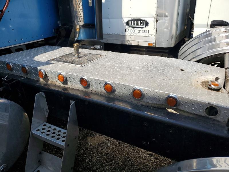 51629286 :رقم المزاد ، 2XKBDE9X7SM642574 vin ، 1995 Kenworth Construction مزاد بيع