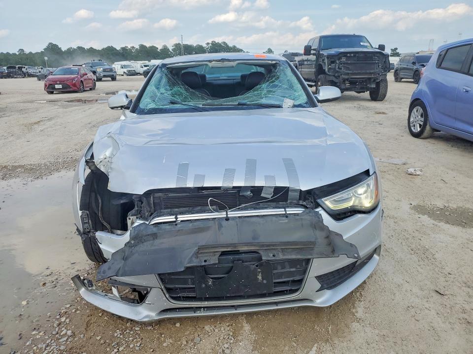 Продажа на аукционе авто 2013 Audi A5, vin: WAUVFAFR4DA000385, номер лота: 55458156