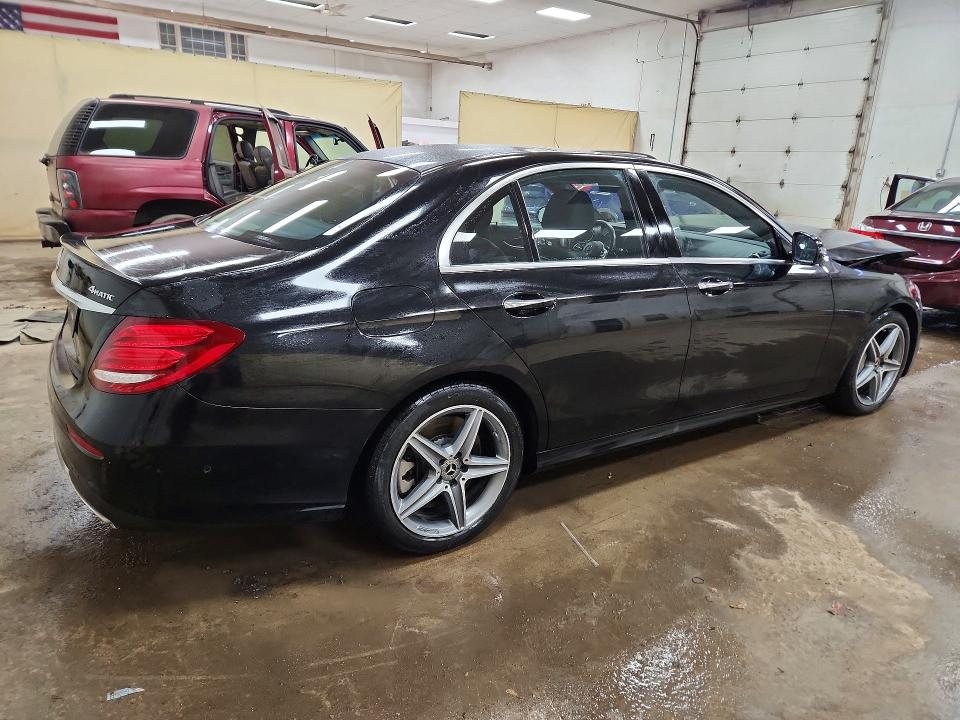 55309076 :رقم المزاد ، WDDZF6JB1KA570990 vin ، 2019 Mercedes-benz E مزاد بيع