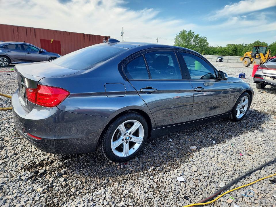 53080016 :رقم المزاد ، WBA3C3C53EF984582 vin ، 2014 Bmw 320 مزاد بيع