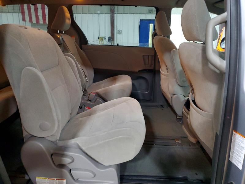 54676006 :رقم المزاد ، 5TDKK3DCXFS583983 vin ، 2015 Toyota Sienna مزاد بيع