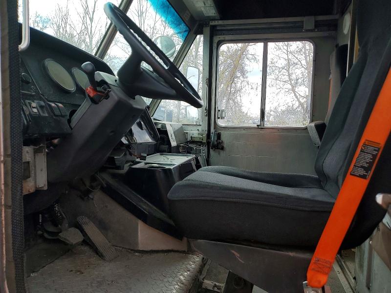 52676366 :رقم المزاد ، 4UZAANBW36CW23423 vin ، 2006 Freightliner Chassis مزاد بيع