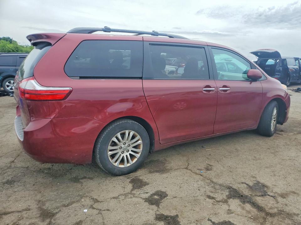 55096726 :رقم المزاد ، 5TDYZ3DC2HS794720 vin ، 2017 Toyota Sienna مزاد بيع
