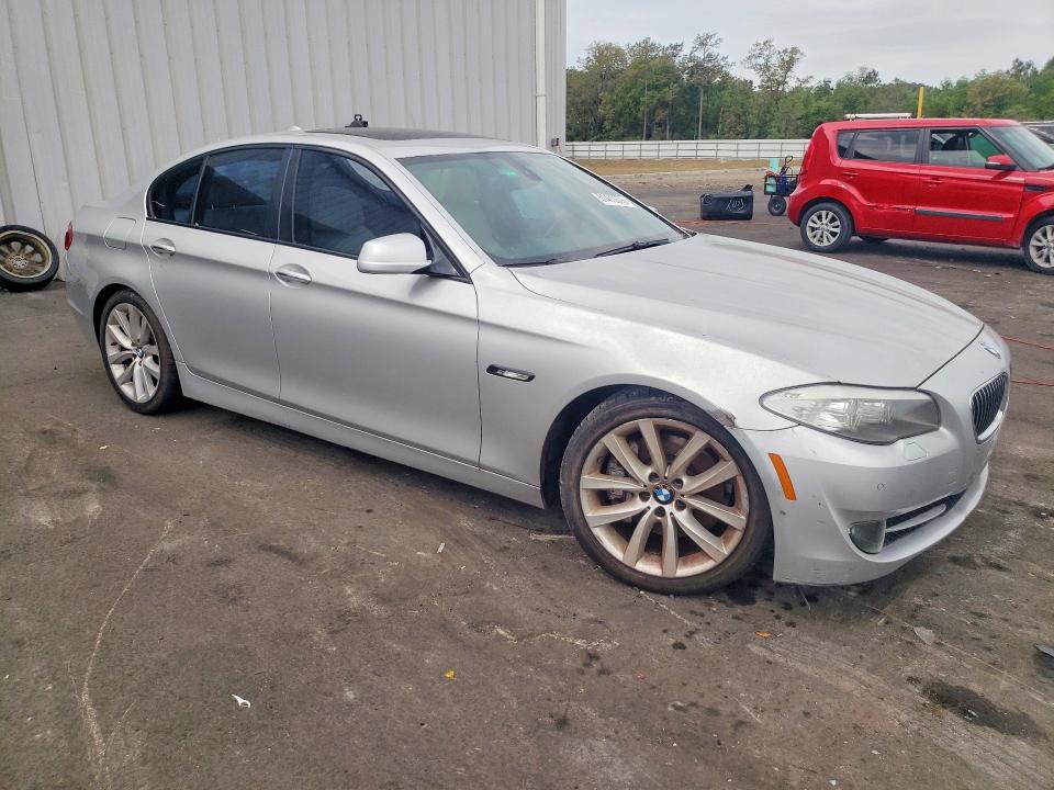 51470076 :رقم المزاد ، WBAFR7C5XBC806510 vin ، 2011 Bmw 535i مزاد بيع