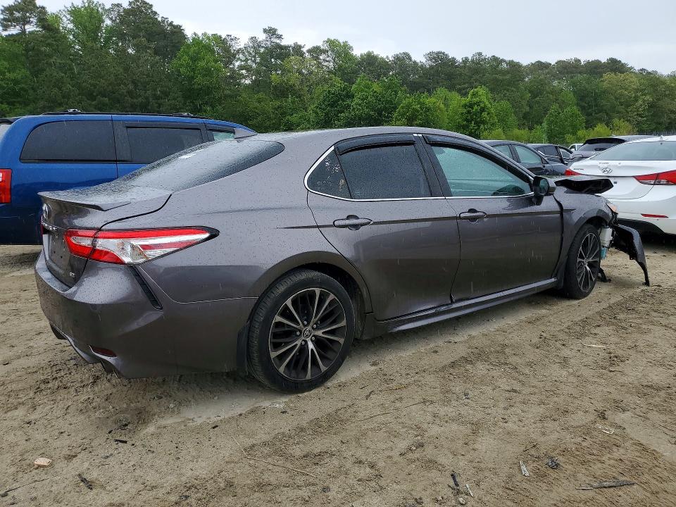52681426 :رقم المزاد ، 4T1G11AK5LU954849 vin ، 2020 Toyota Camry مزاد بيع