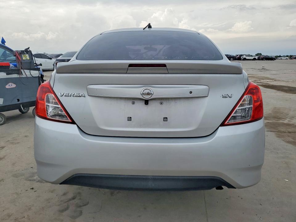54142306 :رقم المزاد ، 3N1CN7AP7JK397514 vin ، 2018 Nissan Versa مزاد بيع