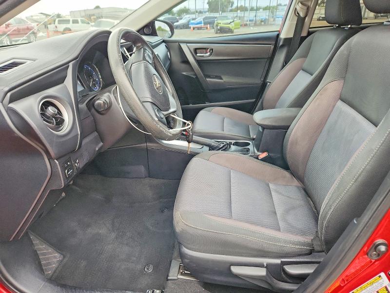 52817396 :رقم المزاد ، 2T1BURHE6JC068375 vin ، 2018 Toyota Corolla مزاد بيع