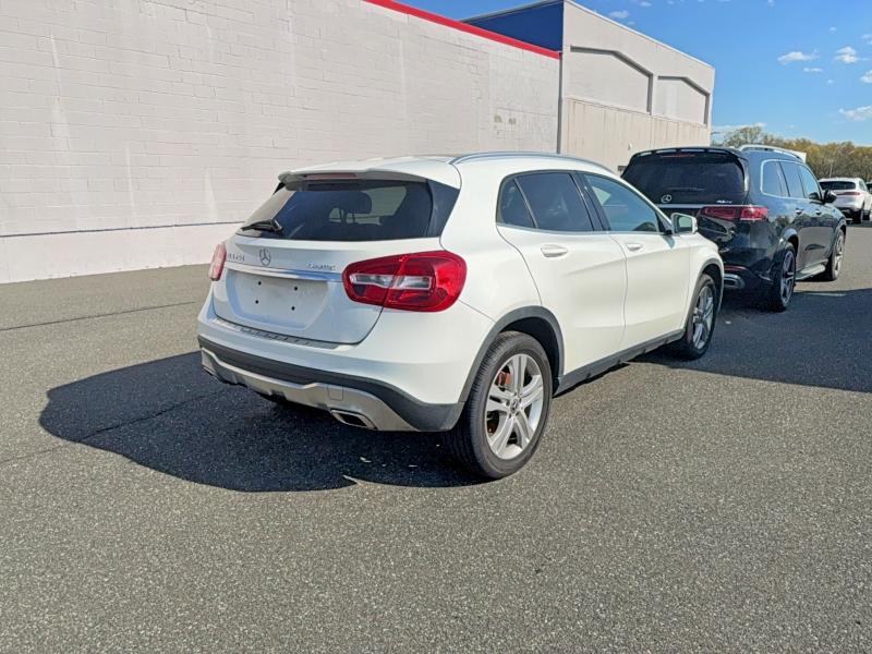 52585826 :رقم المزاد ، WDCTG4GB7JJ477053 vin ، 2018 Mercedes-benz Gla مزاد بيع