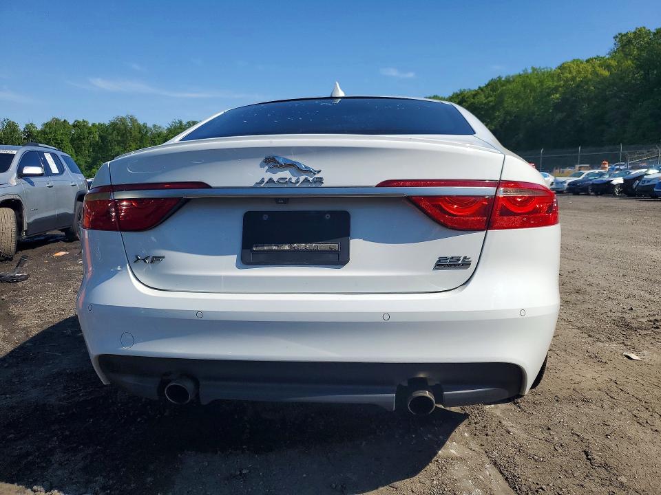 Продаж на аукціоні авто 2018 Jaguar Xf, vin: SAJBL4FX1JCY55237, номер лоту: 52151356