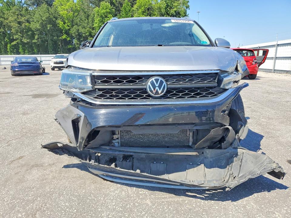 54251756 :رقم المزاد ، 3VVRX7B2XNM022748 vin ، 2022 Volkswagen Taos مزاد بيع