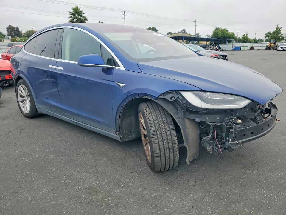2017 Tesla Model X მანქანა იყიდება აუქციონზე, vin: 5YJXCBE21HF079588, აუქციონის ნომერი: 52866516