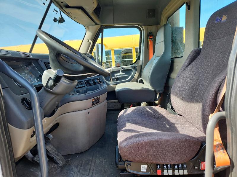 77529505 :رقم المزاد ، 1FUBGEDV3GLHC5762 vin ، 2016 Freightliner Cascadia 1 مزاد بيع