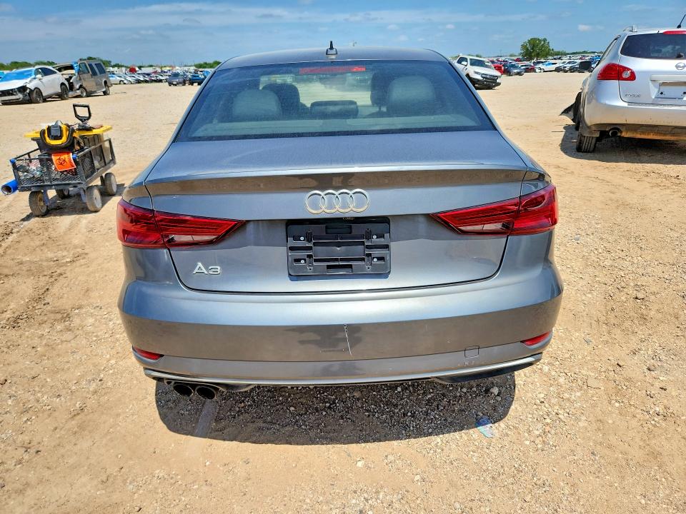 Продаж на аукціоні авто 2018 Audi A3, vin: WAUAUGFF1J1060889, номер лоту: 54394326
