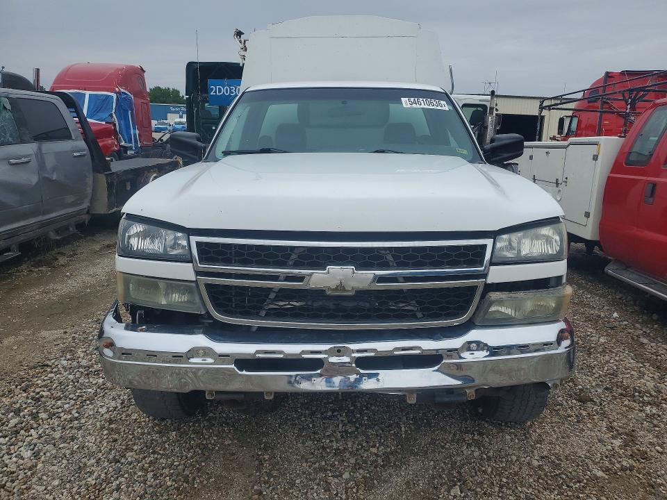 2006 Chevrolet Silverado მანქანა იყიდება აუქციონზე, vin: 1GBHC24U06E150175, აუქციონის ნომერი: 54610636