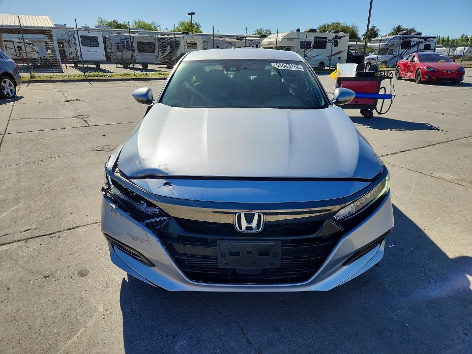 53943256 :رقم المزاد ، 1HGCV1F34JA244981 vin ، 2018 Honda Accord مزاد بيع