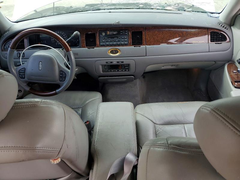 2001 Lincoln Town Car მანქანა იყიდება აუქციონზე, vin: 1LNHM83W11Y723702, აუქციონის ნომერი: 51761476