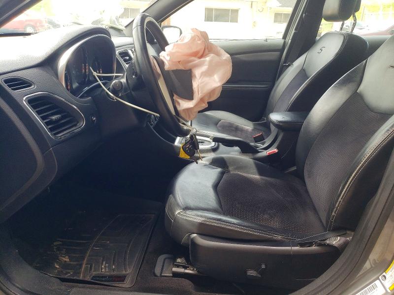 54604286 :رقم المزاد ، 1C3BC8FGXBN577471 vin ، 2011 Chrysler 200 مزاد بيع