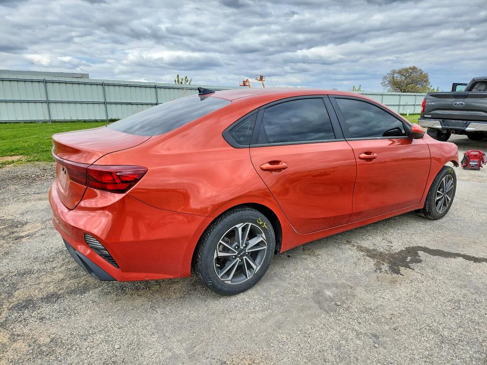 52435196 :رقم المزاد ، 3KPF24AD8NE490375 vin ، 2022 Kia Forte مزاد بيع