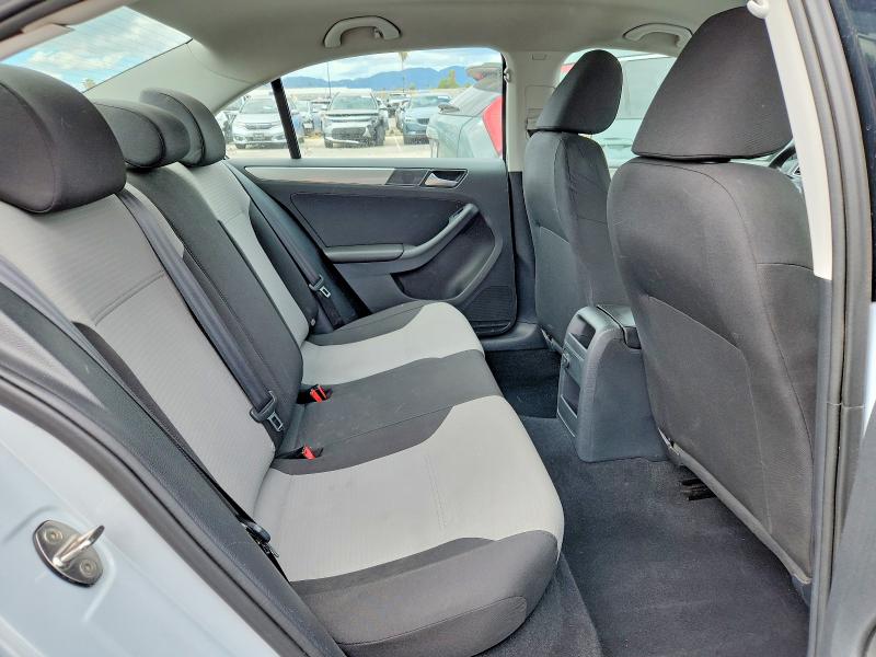 52197576 :رقم المزاد ، 3VW2B7AJ5HM356730 vin ، 2017 Volkswagen Jetta مزاد بيع