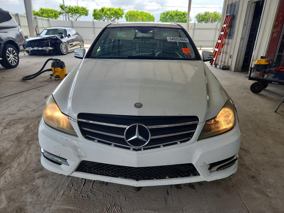 2014 Mercedes-benz C მანქანა იყიდება აუქციონზე, vin: WDDGF4HBXEA964249, აუქციონის ნომერი: 54693466