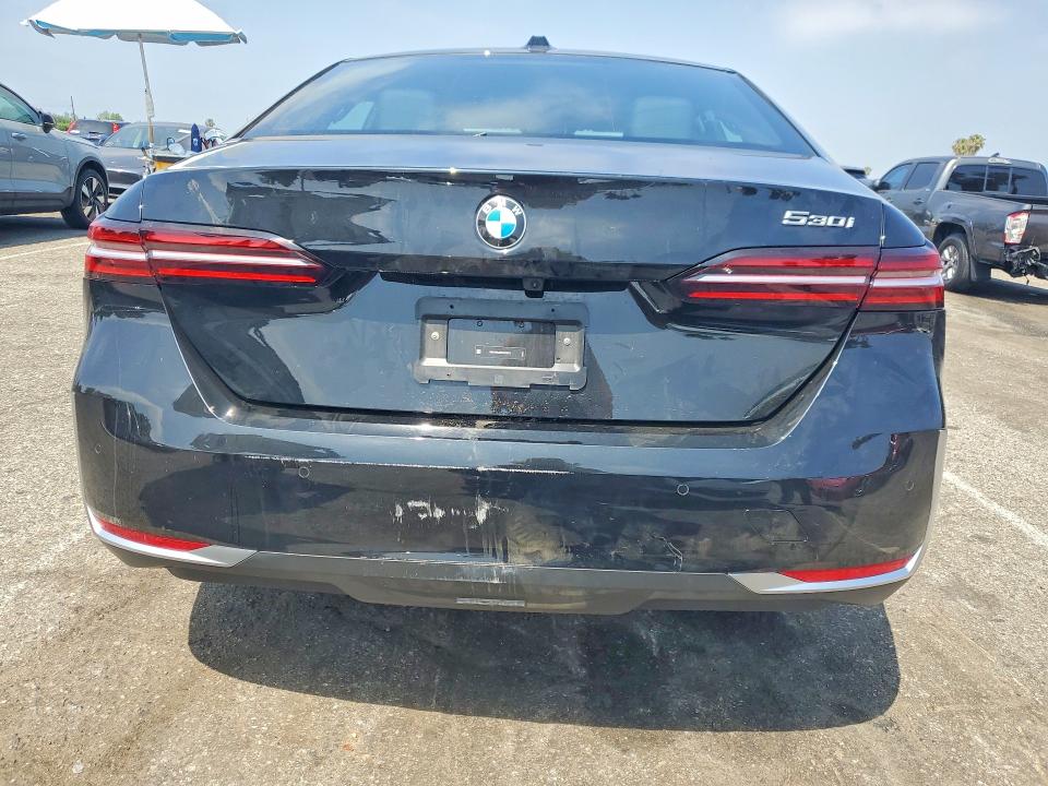 53054726 :رقم المزاد ، WBA43FJ05SCU25013 vin ، 2025 Bmw 530 مزاد بيع
