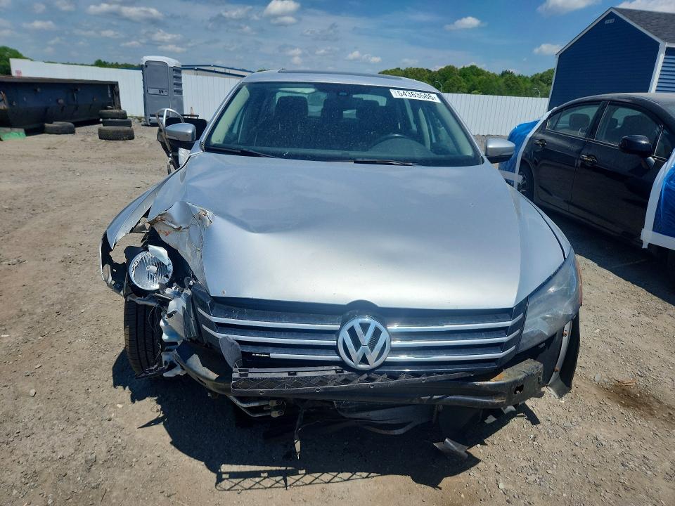 54363586 :رقم المزاد ، 1VWBP7A37DC120627 vin ، 2013 Volkswagen Passat مزاد بيع