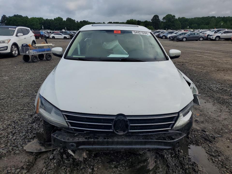 54421696 :رقم المزاد ، 3VWDB7AJ0HM290919 vin ، 2017 Volkswagen Jetta مزاد بيع