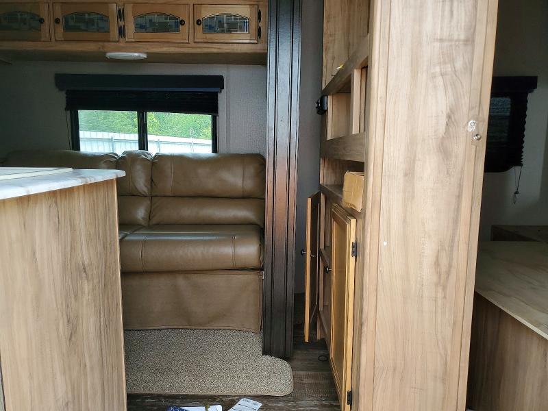 Продажа на аукционе авто 2019 Forrest River Other Rv, vin: 5ZT2FEUB2KW008812, номер лота: 52693796