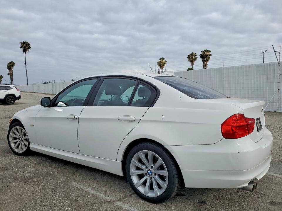 54844666 :رقم المزاد ، WBAPH5C53BA441983 vin ، 2011 Bmw 328 مزاد بيع