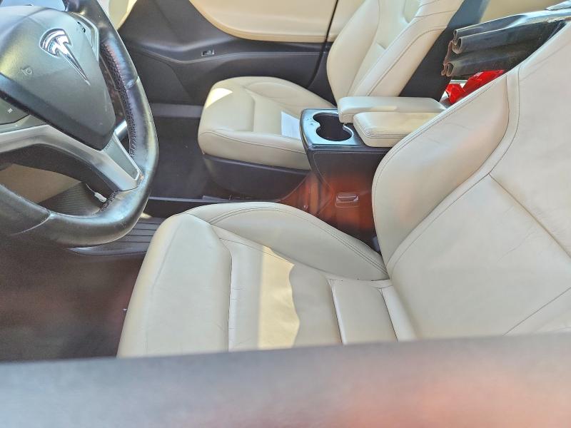 2015 Tesla Model S მანქანა იყიდება აუქციონზე, vin: 5YJSA1V26FF097379, აუქციონის ნომერი: 53719126