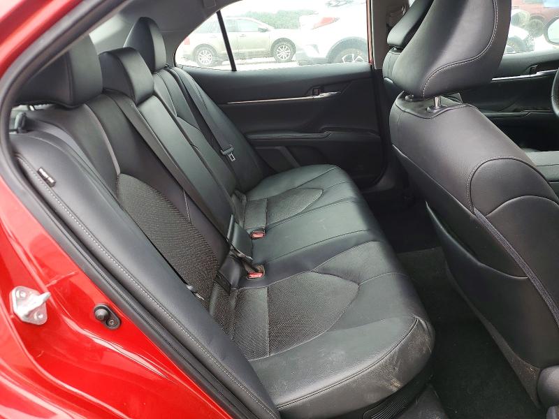 49005496 :رقم المزاد ، 4T1K31AK1MU031290 vin ، 2021 Toyota Camry Hybrid مزاد بيع