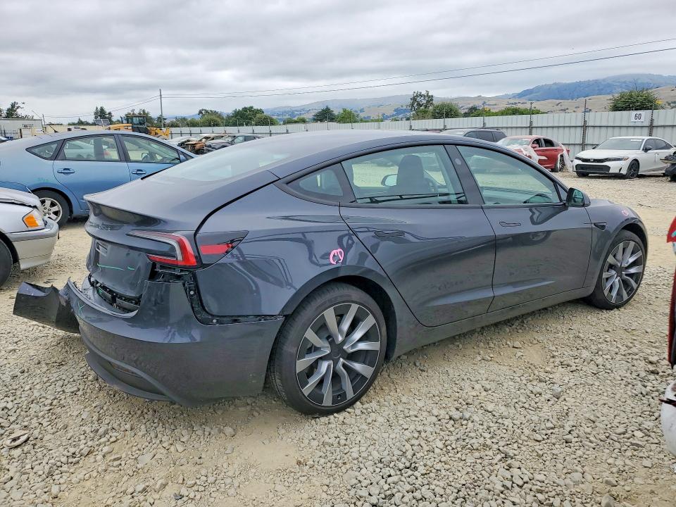52429006 :رقم المزاد ، 5YJ3E1EA5SF040875 vin ، 2025 Tesla Model 3 مزاد بيع