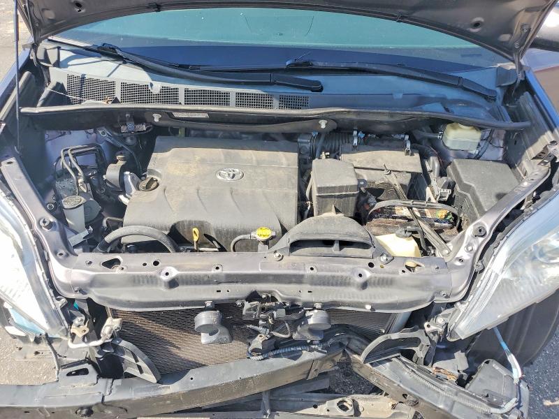 54522796 :رقم المزاد ، 5TDYK3DC1GS700233 vin ، 2016 Toyota Sienna مزاد بيع