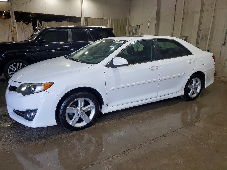 53035626 :رقم المزاد ، 4T1BF1FK4DU714049 vin ، 2013 Toyota Camry مزاد بيع