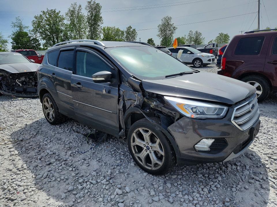 54869586 :رقم المزاد ، 1FMCU9J94HUA60768 vin ، 2017 Ford Escape مزاد بيع