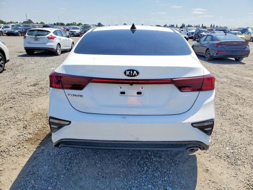 2021 Kia Forte მანქანა იყიდება აუქციონზე, vin: 3KPF24AD9ME391210, აუქციონის ნომერი: 52364946